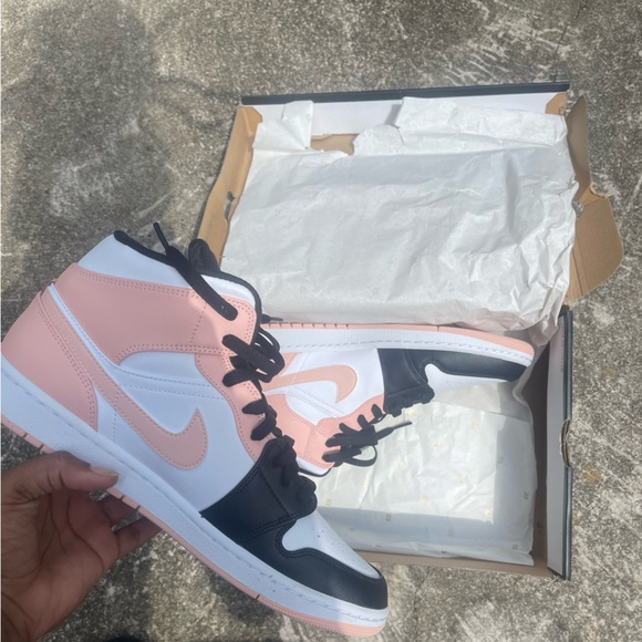 Jordan 1 mid - Picture 2 of 2